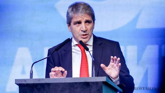 Conferencia de prensa de Luis Caputo anunciando la Ley de Inocencia Fiscal II