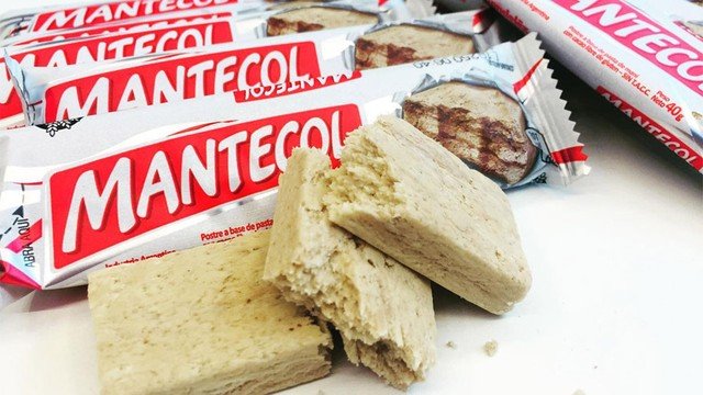 Mantecol de Georgalos sobre fondo blanco