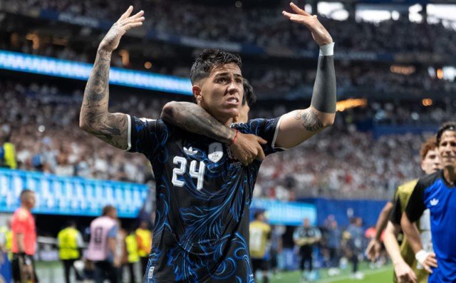 Jugadores de la Selección argentina celebrando un gol ante Inglaterra en semifinal del Mundial 2026