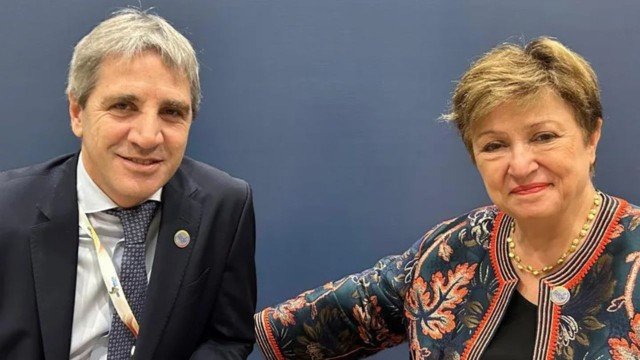 Kristalina Georgieva, Luis Caputo y Horacio Marín en Loma Campana, Vaca Muerta, Neuquén