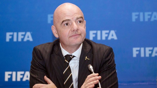 Gianni Infantino anunciando la cancelación del proyecto FIFA Forward Enterprise