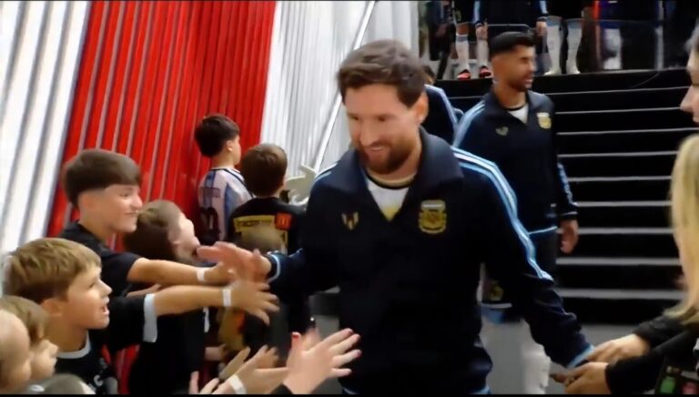 Lionel Messi durante un partido con la selección argentina
